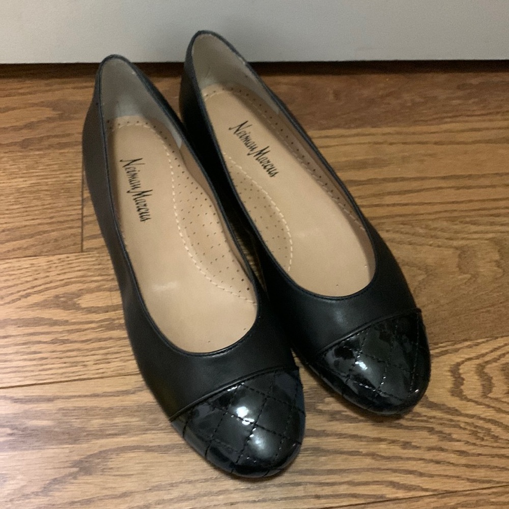 NWT Neiman Marcus leather black ballet flats with patent leather toe